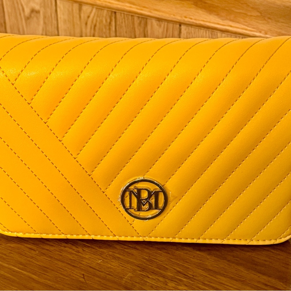 NEW Badgley Mischka Big Chain Crossbody Bag Yellow Vegan Leather Handbag NWT